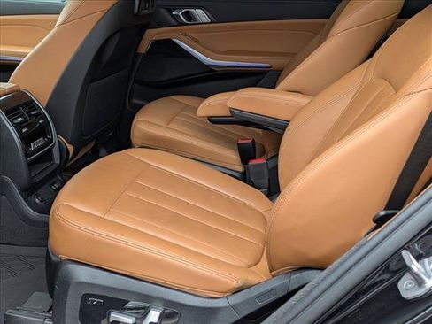 Used 2022 BMW X7 xDrive40i w/ M Sport Package image 17