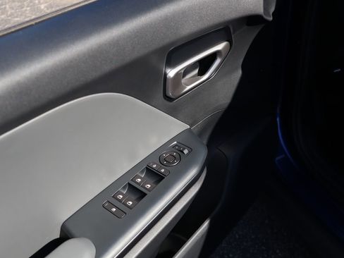 New 2025 Kia K4 LXS image 19