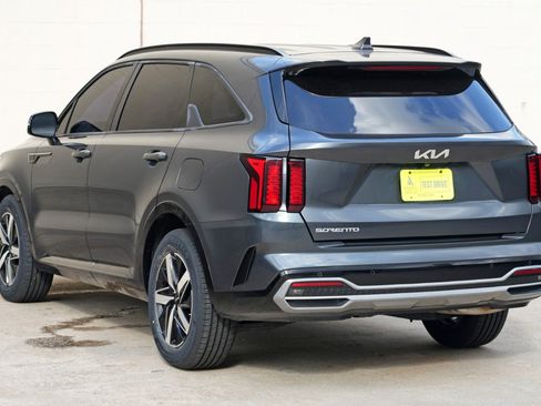 Used 2023 Kia Sorento S FWD image 48