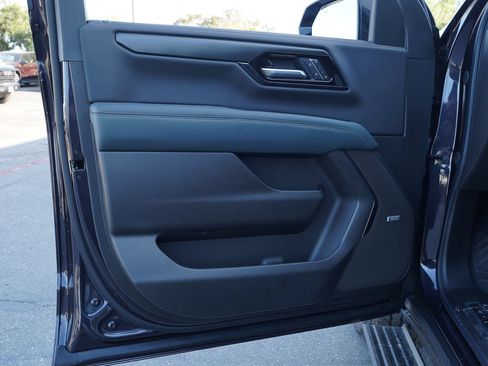 New 2026 GMC Yukon XL AT4 w/ AT4 Premium Package AWD/4WD image 19
