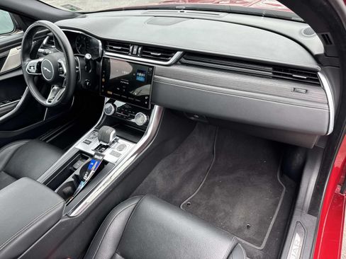 Used 2022 Jaguar XF R-Dynamic SE AWD/4WD image 14