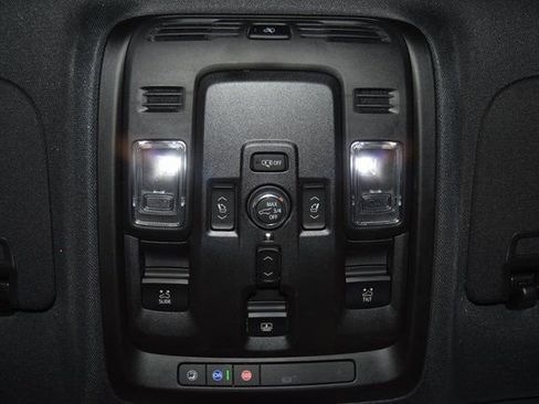 New 2025 Chevrolet Suburban Premier image 51