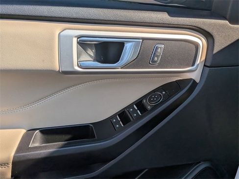 Used 2020 Ford Explorer XLT w/ Equipment Group 202A image 13