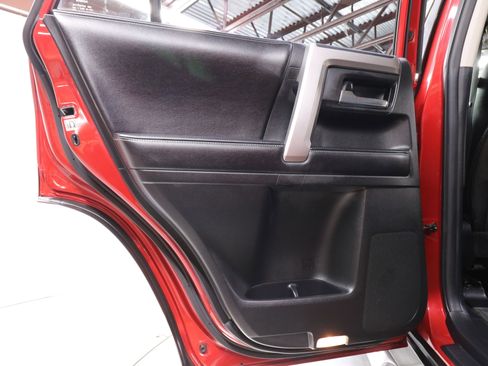 Used 2016 Toyota 4Runner SR5 image 25