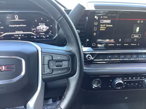 Used 2024 GMC Sierra 1500 SLT image 15