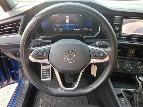 Used 2024 Volkswagen Jetta Sport image 19