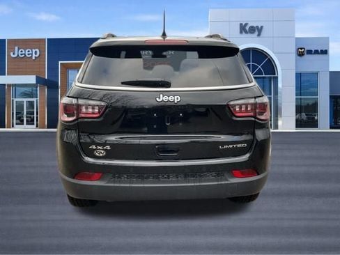 Used 2025 Jeep Compass Limited image 4