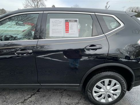 Used 2016 Nissan Rogue S image 4