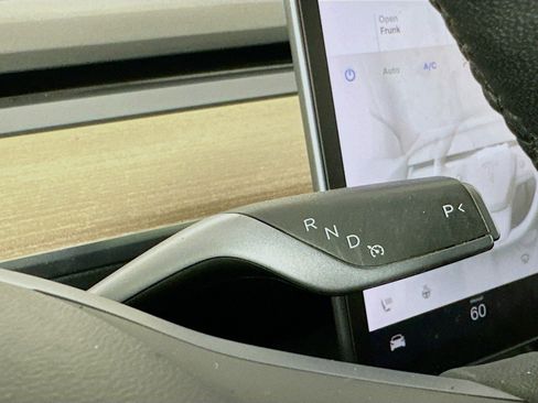 Used 2022 Tesla Model Y Performance image 23