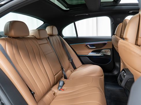 New 2026 Mercedes-Benz E 450 4MATIC Sedan image 24