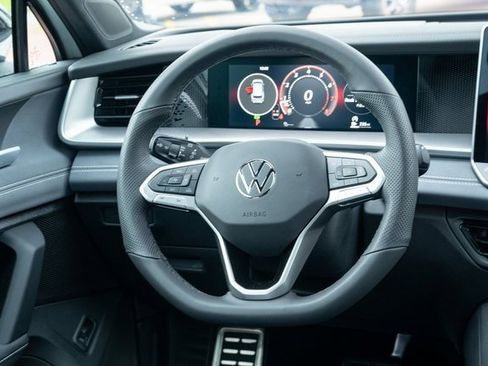 New 2026 Volkswagen Tiguan SE R-Line image 31