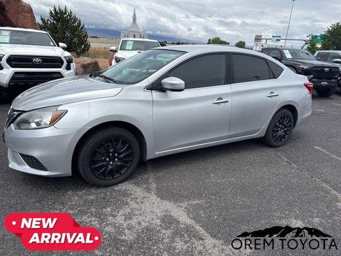 Used 2017 Nissan Sentra SV FWD image 2