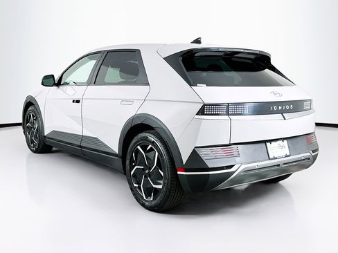 Used 2024 Hyundai Ioniq 5 SE image 5