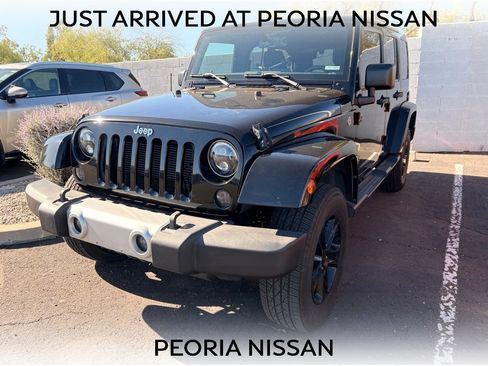 Used 2015 Jeep Wrangler Unlimited Sahara w/ Connectivity Group AWD/4WD image 1