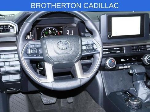 Used 2025 Toyota 4Runner SR5 AWD/4WD image 19