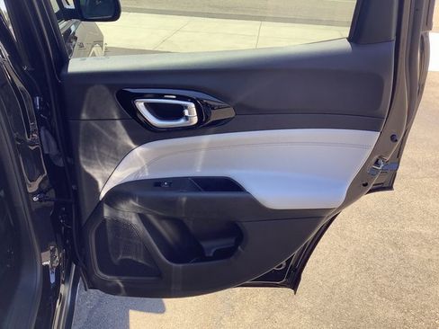 Used 2024 Jeep Compass Limited image 33