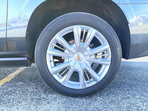 Used 2021 Chevrolet Suburban High Country AWD/4WD image 25