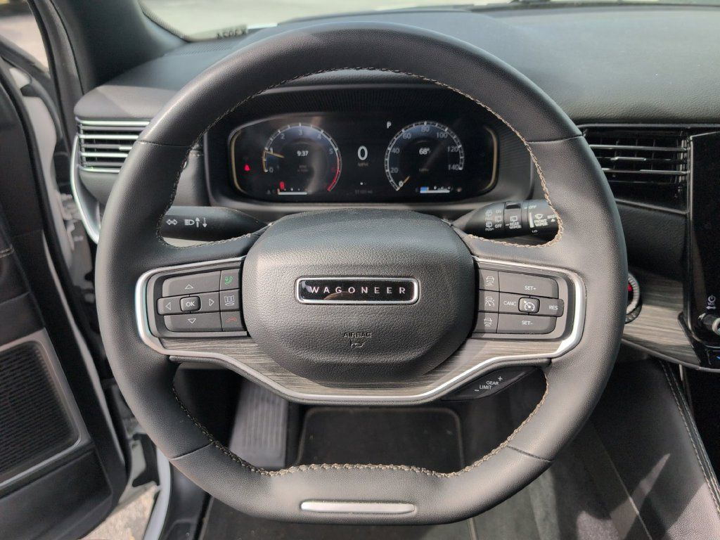Used 2024 Jeep Wagoneer Series III AWD/4WD image 14