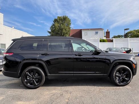 Used 2026 Jeep Grand Cherokee L Limited w/ Limited Altitude Package AWD/4WD image 8