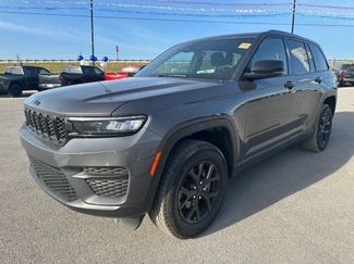 Used 2025 Jeep Grand Cherokee Altitude RWD video 1
