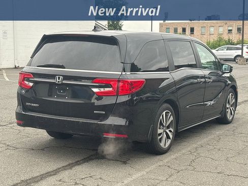 Used 2023 Honda Odyssey Touring image 3