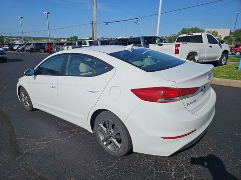Used 2017 Hyundai Elantra Value Edition w/ Cargo Package FWD image 9