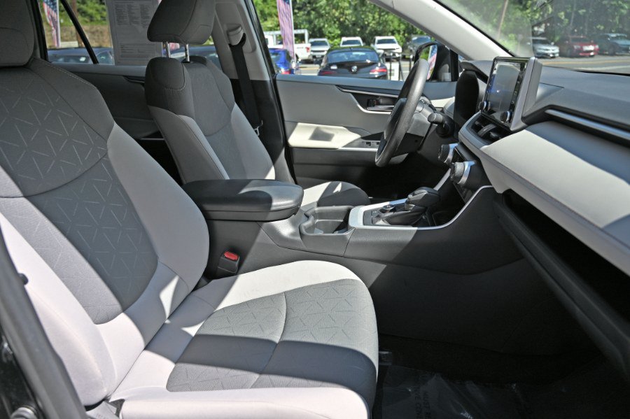 Used 2019 Toyota RAV4 XLE AWD/4WD image 21