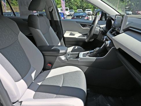 Used 2019 Toyota RAV4 XLE AWD/4WD image 21