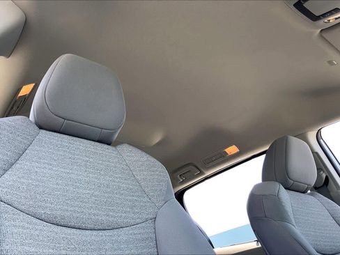 Used 2021 Toyota Sienna LE FWD image 14