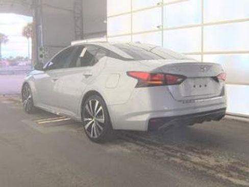 Used 2022 Nissan Altima 2.5 SR FWD image 6