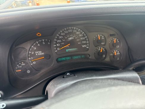 Used 2003 Chevrolet Silverado 2500 LS w/ Snow Plow Prep Package image 8