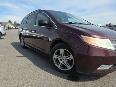 Used 2011 Honda Odyssey Touring image 2