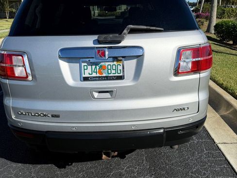 Used 2009 Saturn Outlook XR w/ Convenience Package image 6