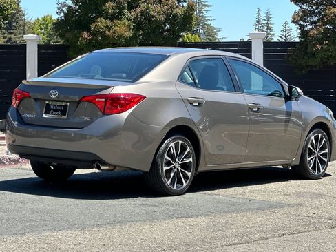 Used 2019 Toyota Corolla SE FWD image 8