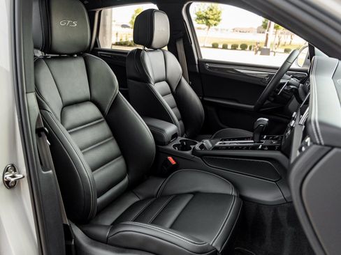 New 2026 Porsche Macan GTS image 46