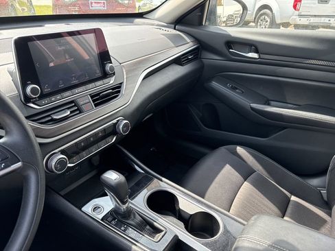 Used 2024 Nissan Altima 2.5 SV image 20