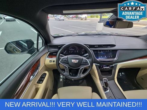 Used 2017 Cadillac XT5 Luxury w/ Driver Awareness Package FWD image 13