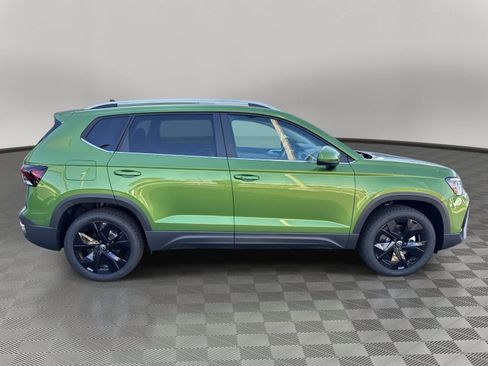 New 2026 Volkswagen Taos SE FWD image 2