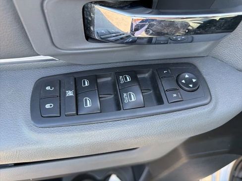 Used 2018 RAM 1500 Classic SLT RWD image 17