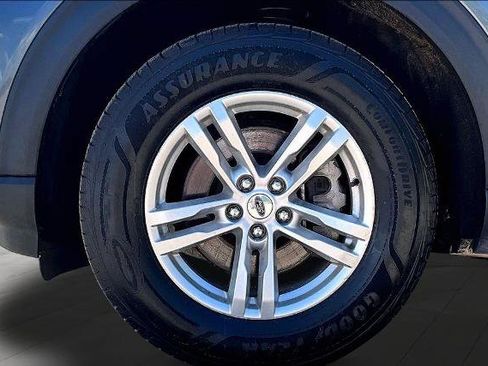 Certified 2023 Ford Explorer XLT w/ Equipment Group 202A AWD/4WD image 9