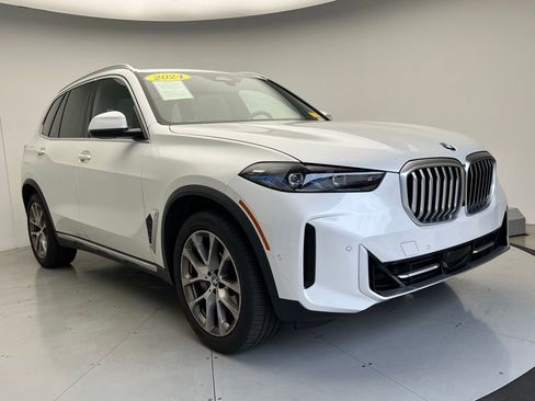Used 2024 BMW X5 sDrive40i w/ Premium Package RWD image 2