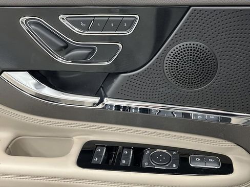 Used 2023 Lincoln Corsair AWD image 28