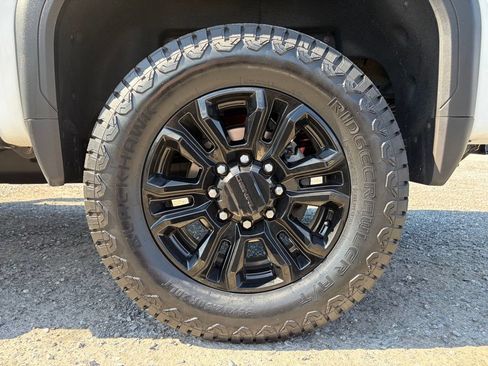 Used 2025 GMC Sierra 2500 Denali AWD/4WD image 16