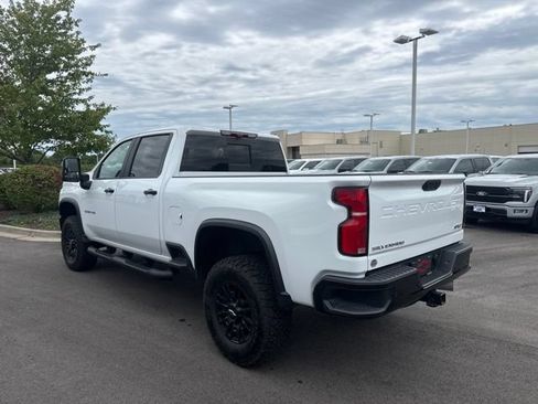 Used 2024 Chevrolet Silverado 2500 ZR2 w/ Technology Package AWD/4WD image 4