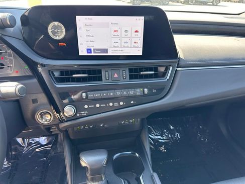 Used 2023 Lexus ES 250 w/ Premium Package image 27