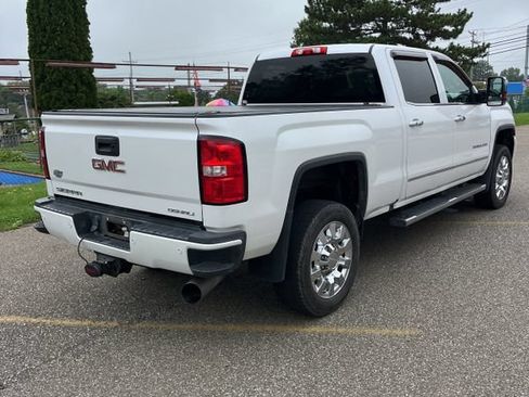 Used 2019 GMC Sierra 2500 Denali w/ Duramax Plus Package AWD/4WD image 7