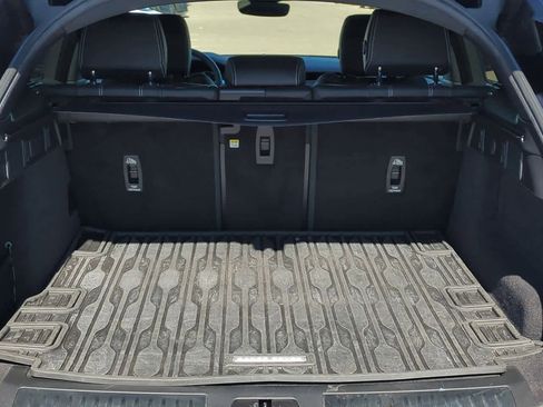 Used 2022 Land Rover Range Rover Velar R-Dynamic S image 34