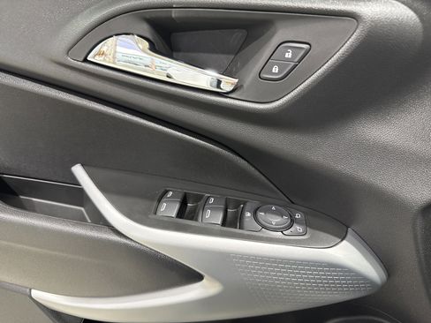 New 2026 Chevrolet Trax LS w/ LS Convenience Package FWD image 25