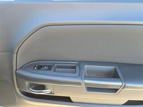 Used 2009 Dodge Challenger R/T image 24