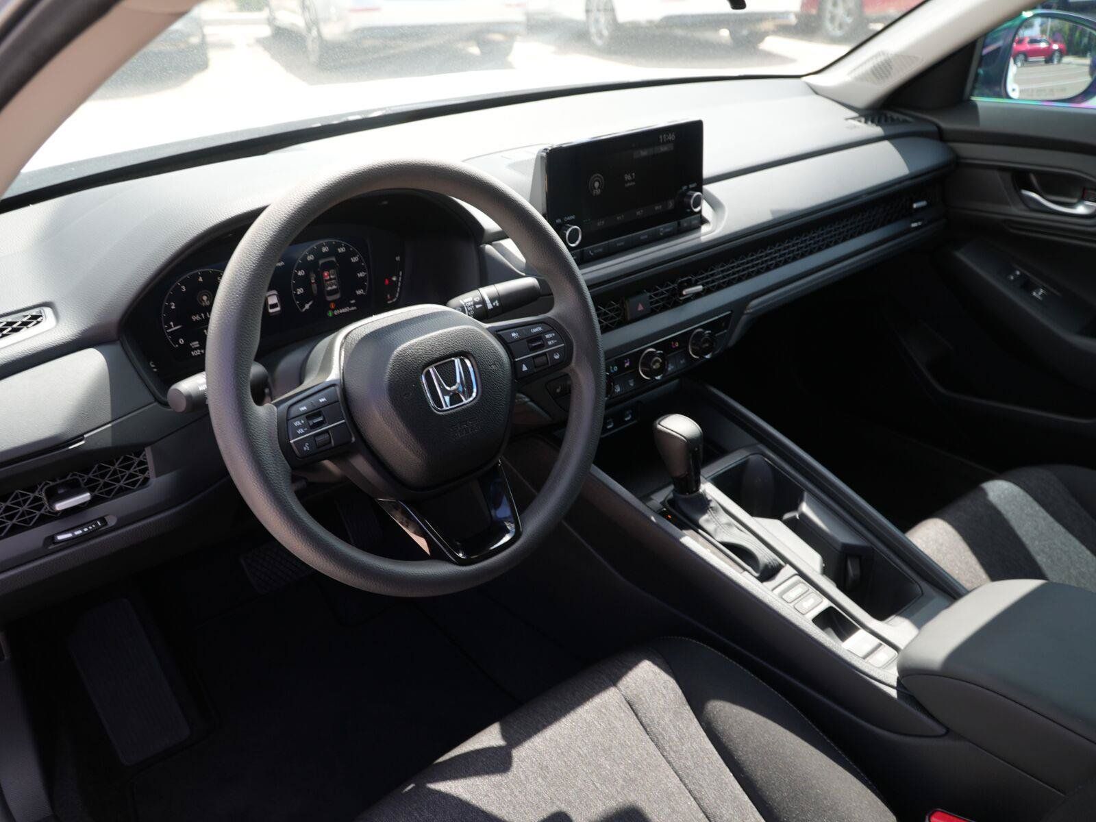 Used 2025 Honda Accord SE image 6
